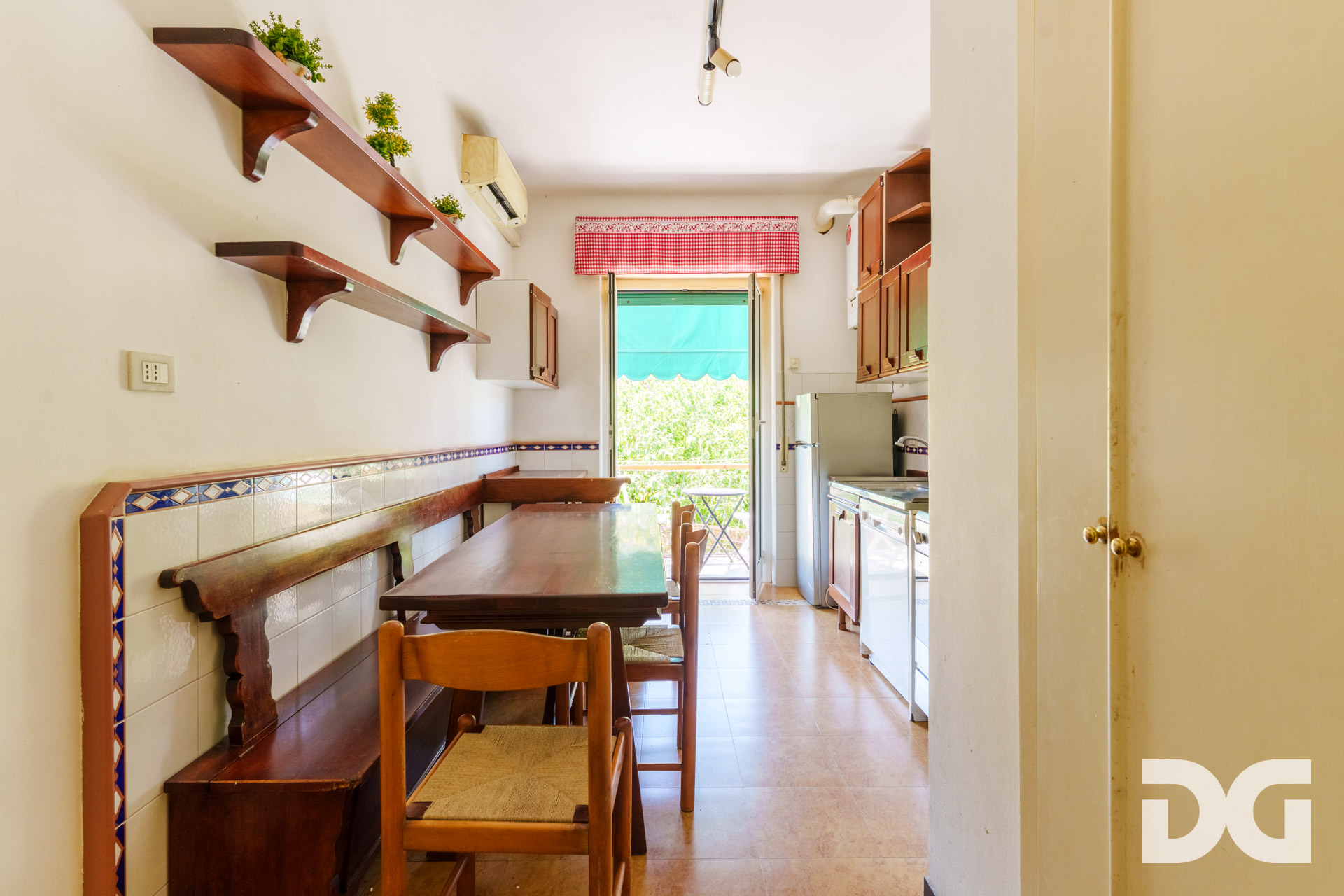 Immobiliare Del Guasta RECCO – PIAZZA MATTEOTTI MQ.134 CON BALCONATA 