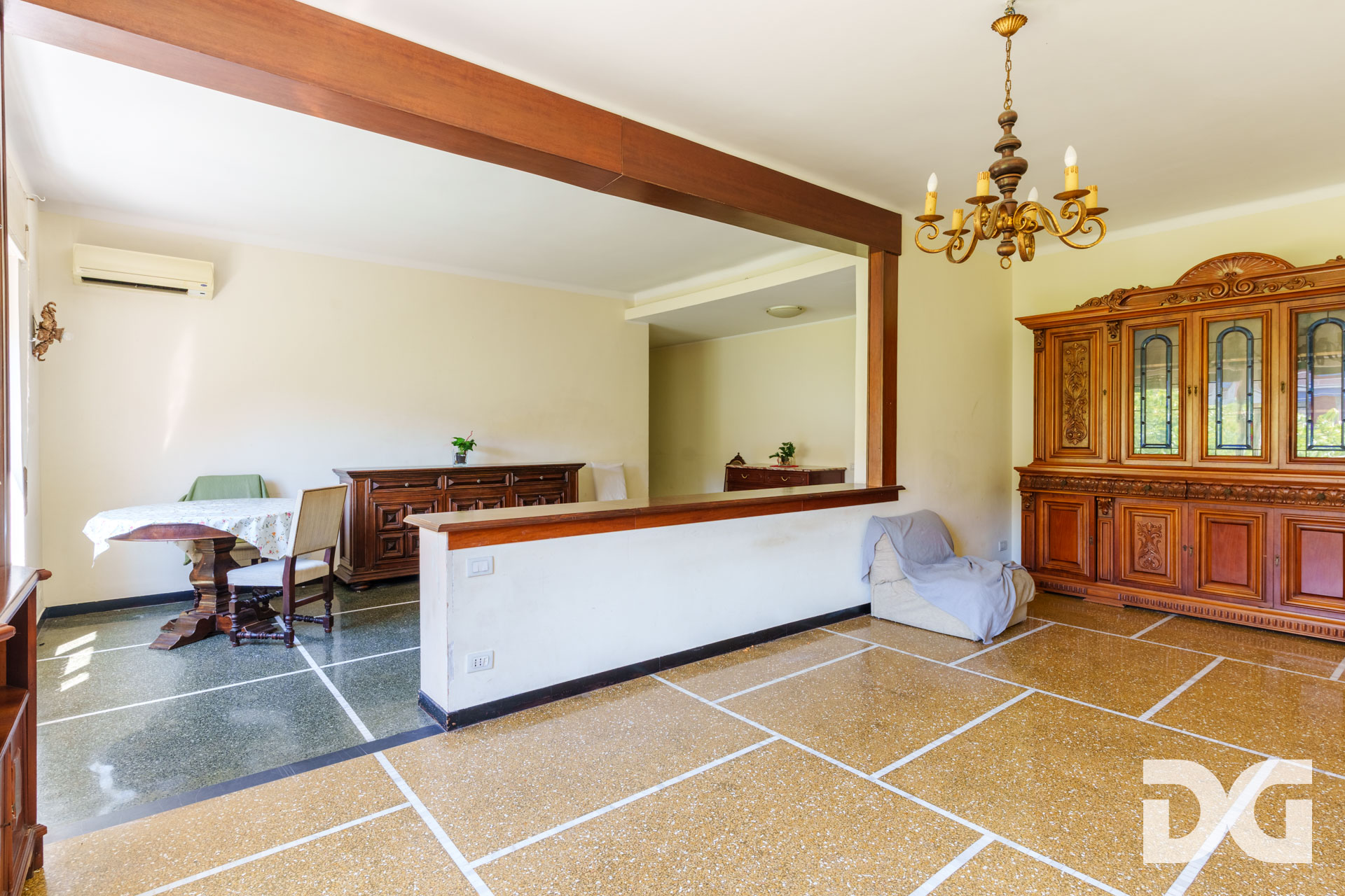 Immobiliare Del Guasta RECCO – PIAZZA MATTEOTTI MQ.134 CON BALCONATA 