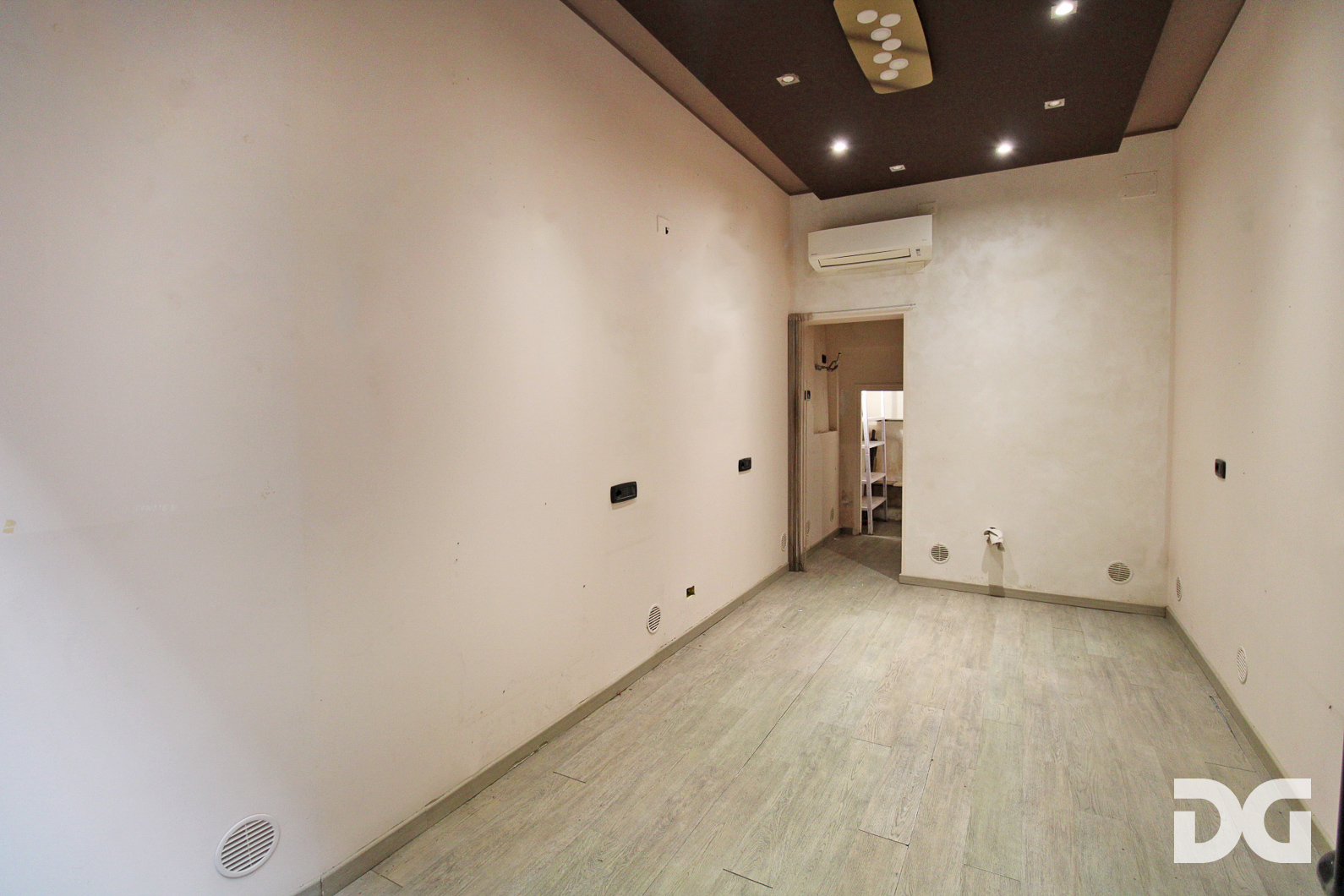 Immobiliare Del Guasta CENTROSTORICO – CANNETO IL CURTO LOCALE COMMERCIALE MQ. 17 