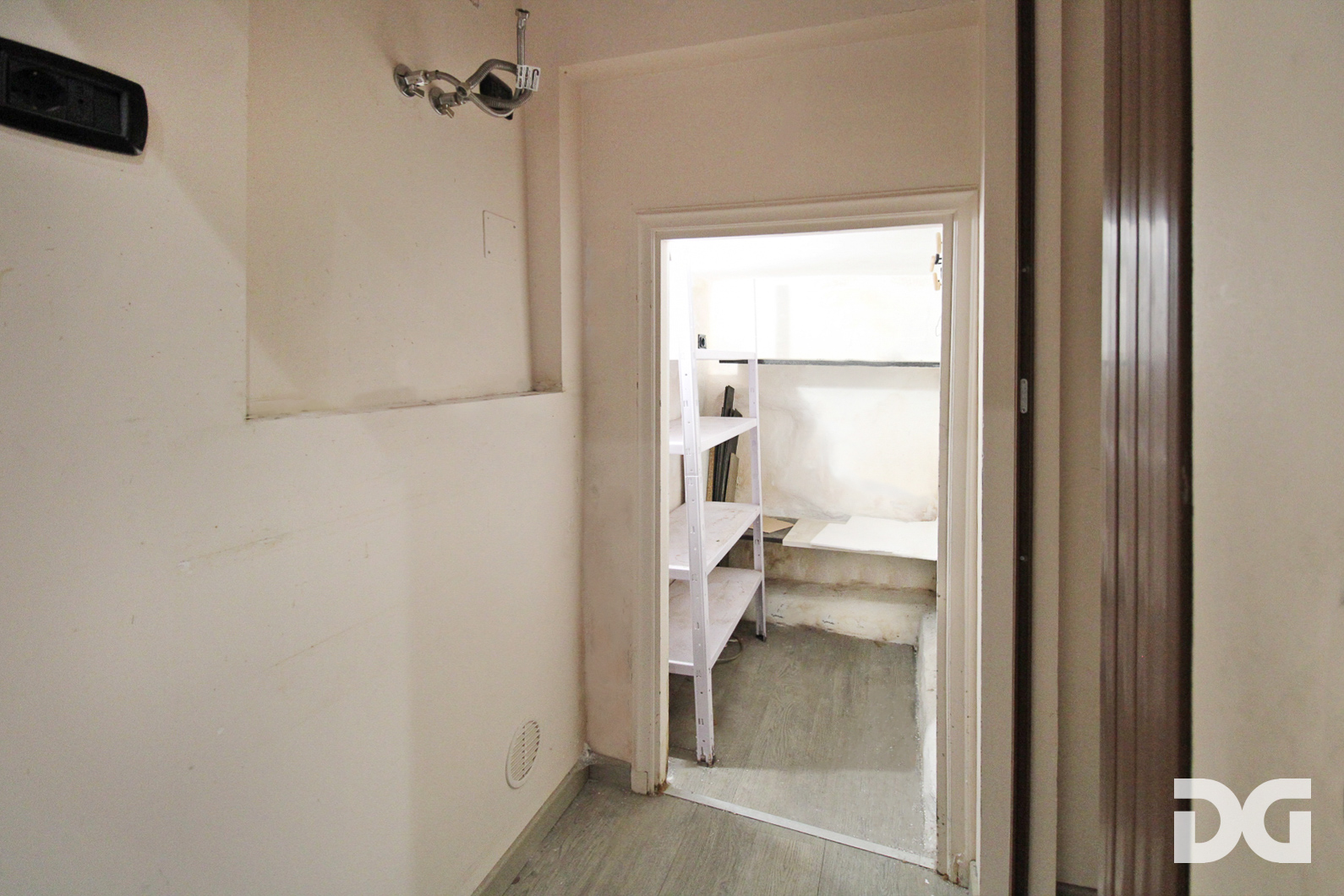 Immobiliare Del Guasta CENTROSTORICO – CANNETO IL CURTO LOCALE COMMERCIALE MQ. 17 