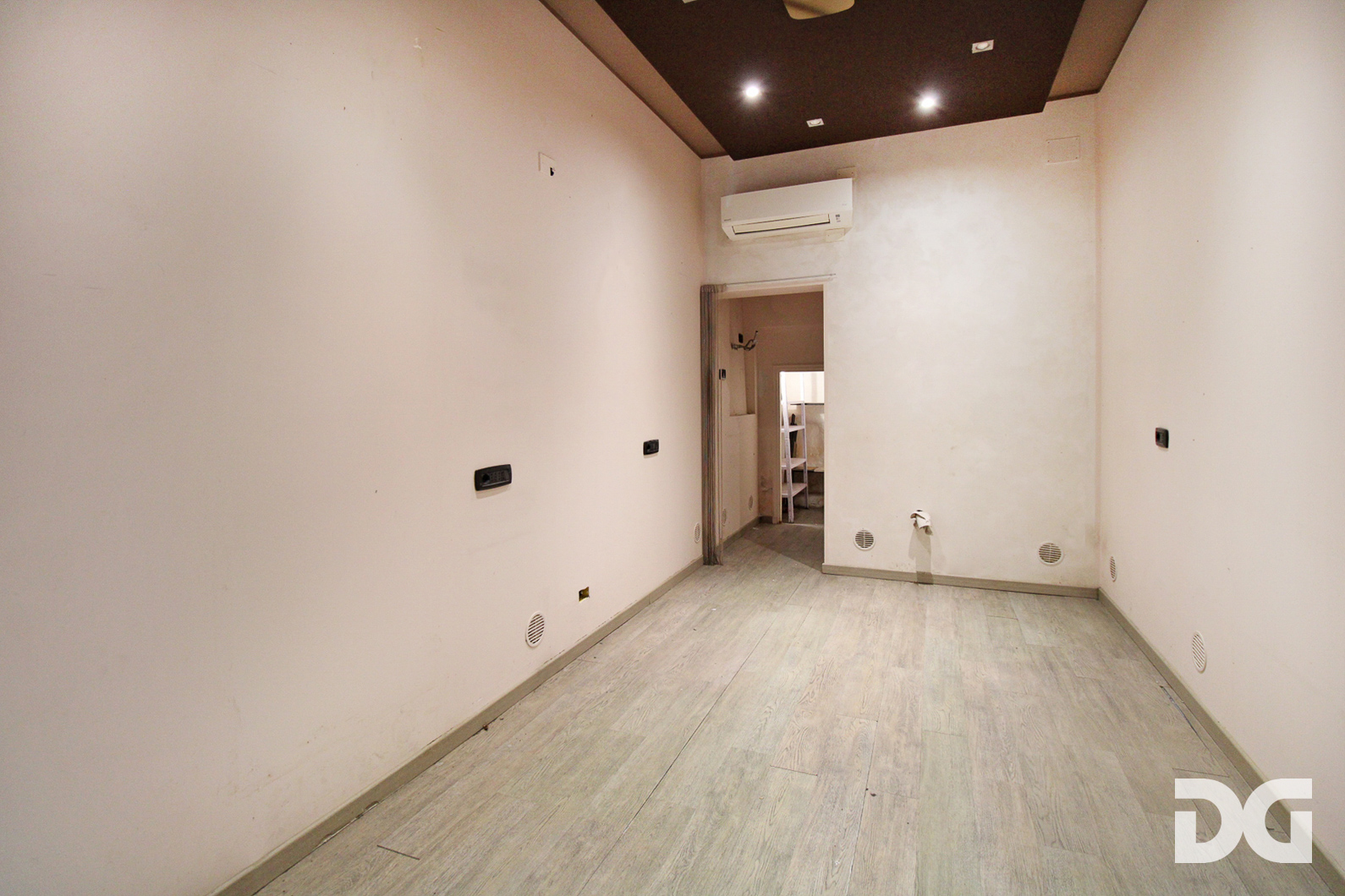 Immobiliare Del Guasta CENTROSTORICO – CANNETO IL CURTO LOCALE COMMERCIALE MQ. 17 