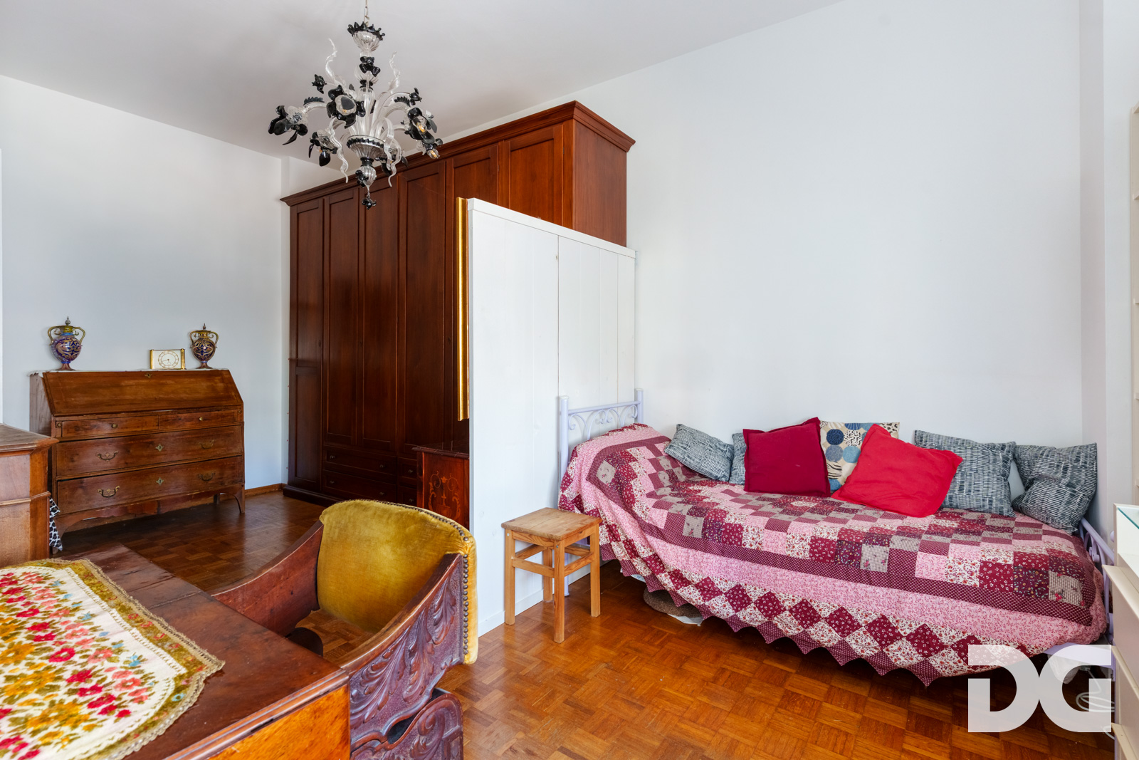 Immobiliare Del Guasta CENTRO – PIAZZA PICCAPIETRA ORDINATI MQ36 CON POGGIOLO