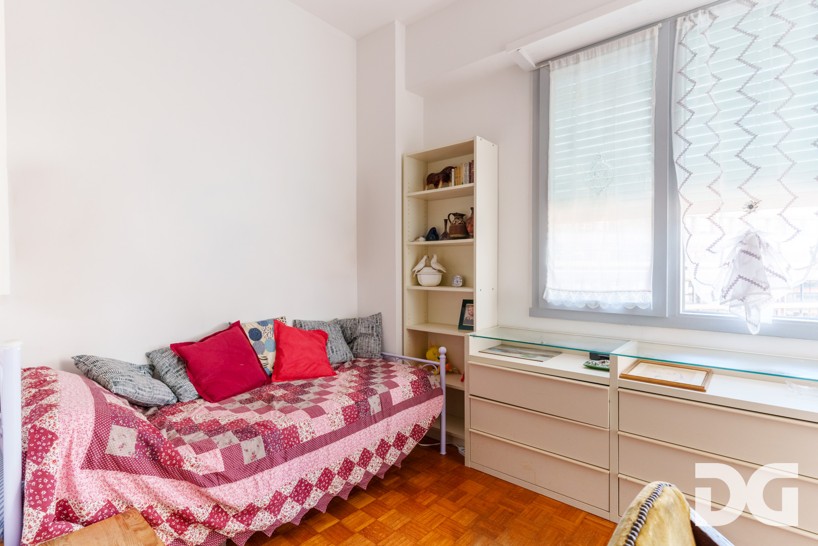 Immobiliare Del Guasta CENTRO – PIAZZA PICCAPIETRA ORDINATI MQ36 CON POGGIOLO
