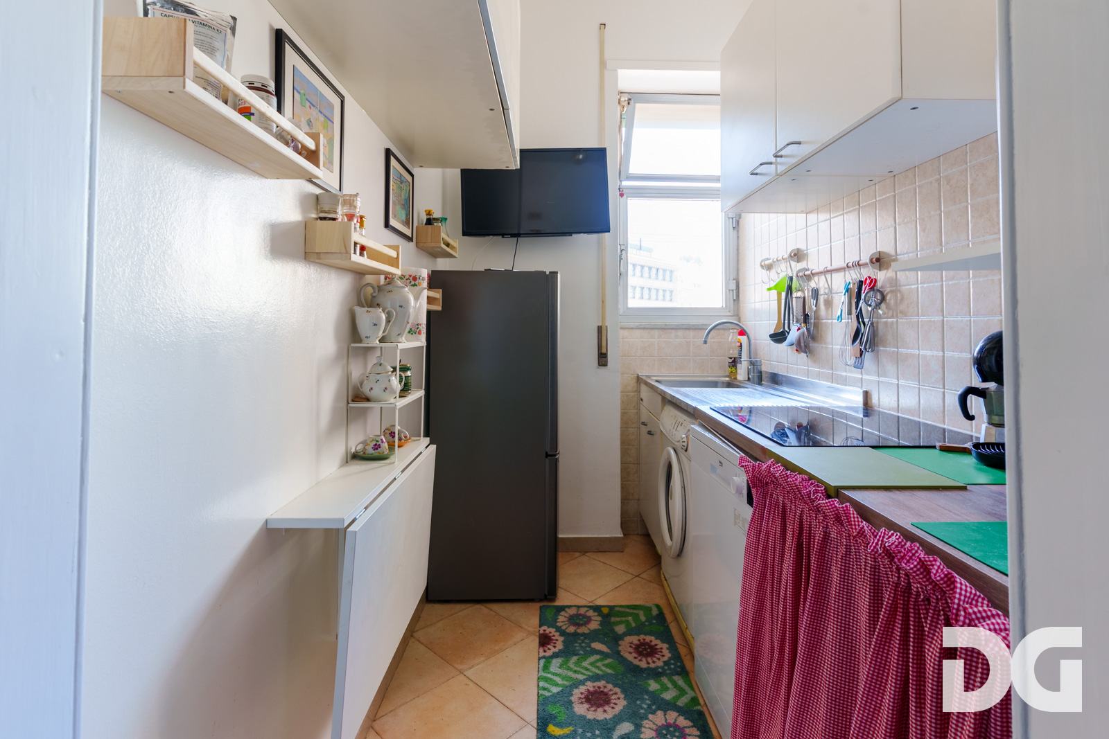 Immobiliare Del Guasta CENTRO – PIAZZA PICCAPIETRA ORDINATI MQ36 CON POGGIOLO