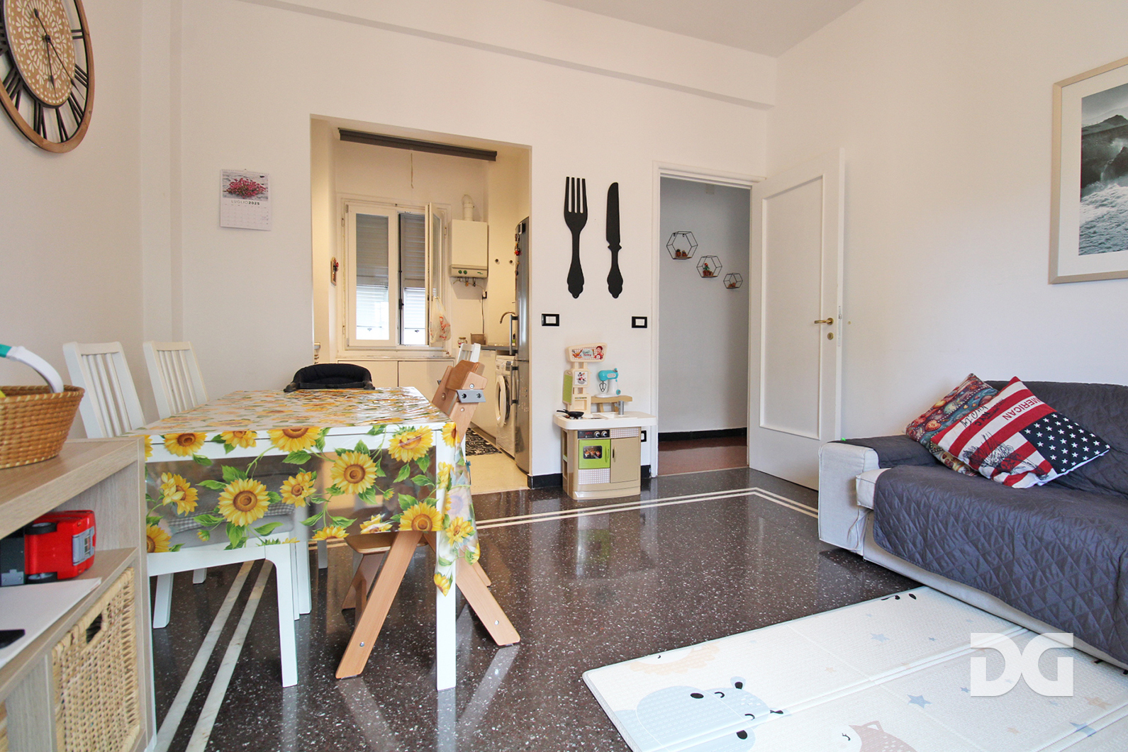 Immobiliare Del Guasta FOCE MARE - VIA CECCHI – RISTRUTTURATI E ARREDATI MQ. 96 – CONTRATTO 2° CASA 