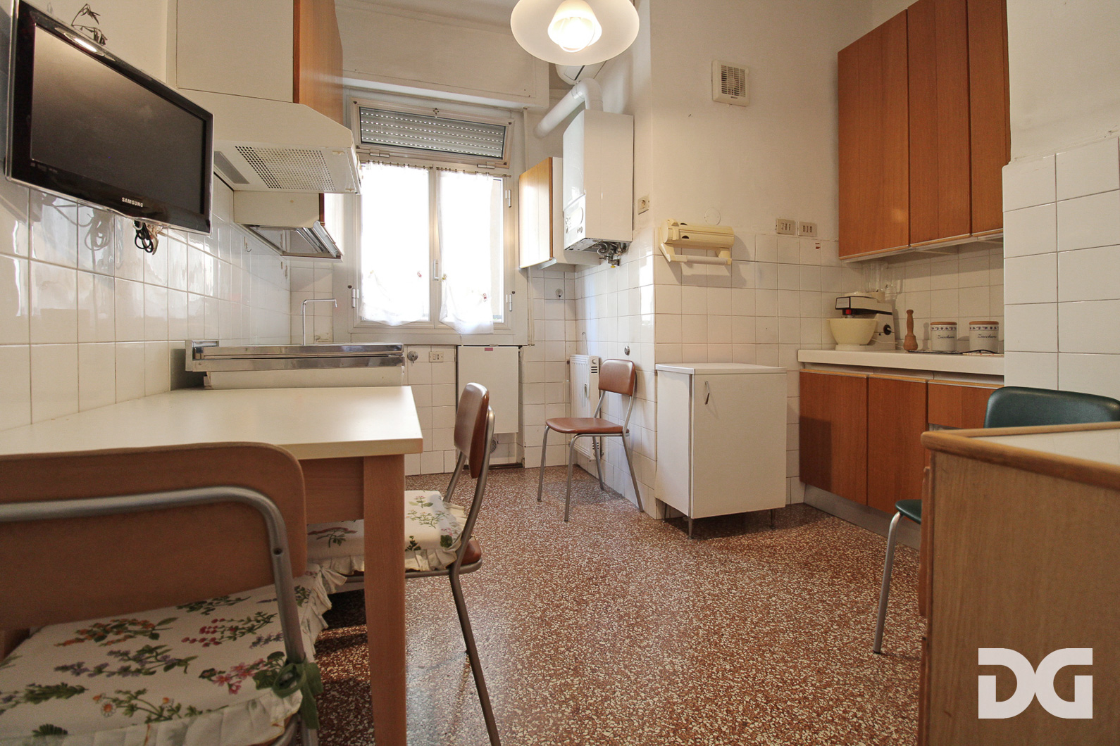 Immobiliare Del Guasta CASTELLETTO – VIA OGERIO PANE PANORAMICISSIMI MQ. 107 CON BACONATA E POSTO AUTO