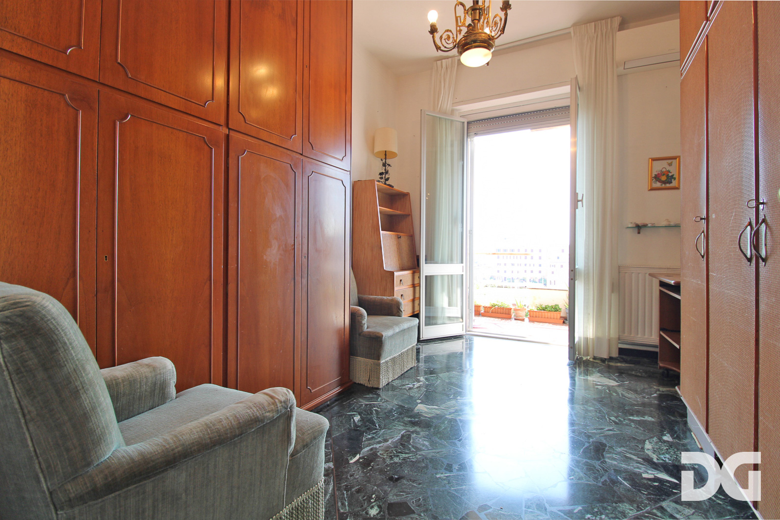 Immobiliare Del Guasta CASTELLETTO – VIA OGERIO PANE PANORAMICISSIMI MQ. 107 CON BACONATA E POSTO AUTO