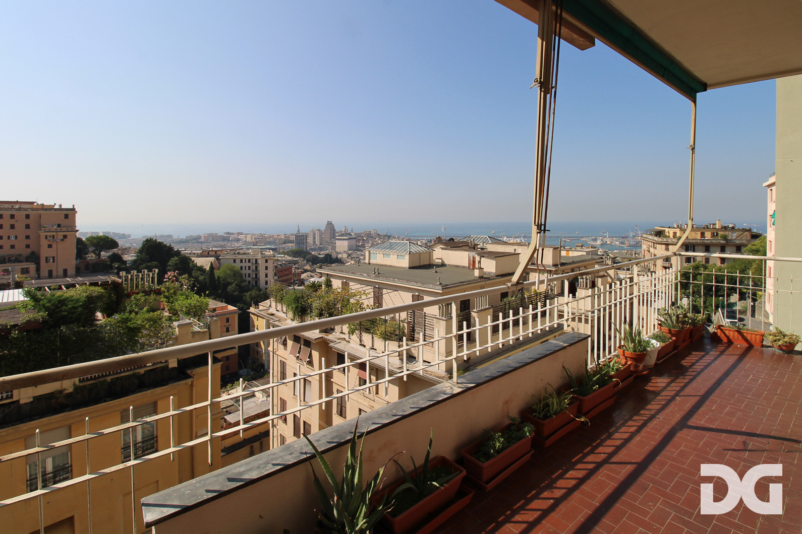 Immobiliare Del Guasta CASTELLETTO – VIA OGERIO PANE PANORAMICISSIMI MQ. 107 CON BACONATA E POSTO AUTO