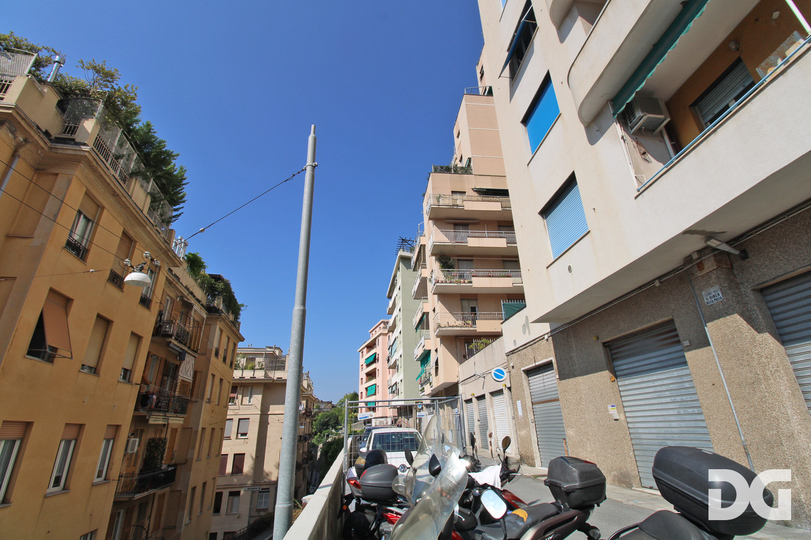 Immobiliare Del Guasta CASTELLETTO – VIA OGERIO PANE PANORAMICISSIMI MQ. 107 CON BACONATA E POSTO AUTO