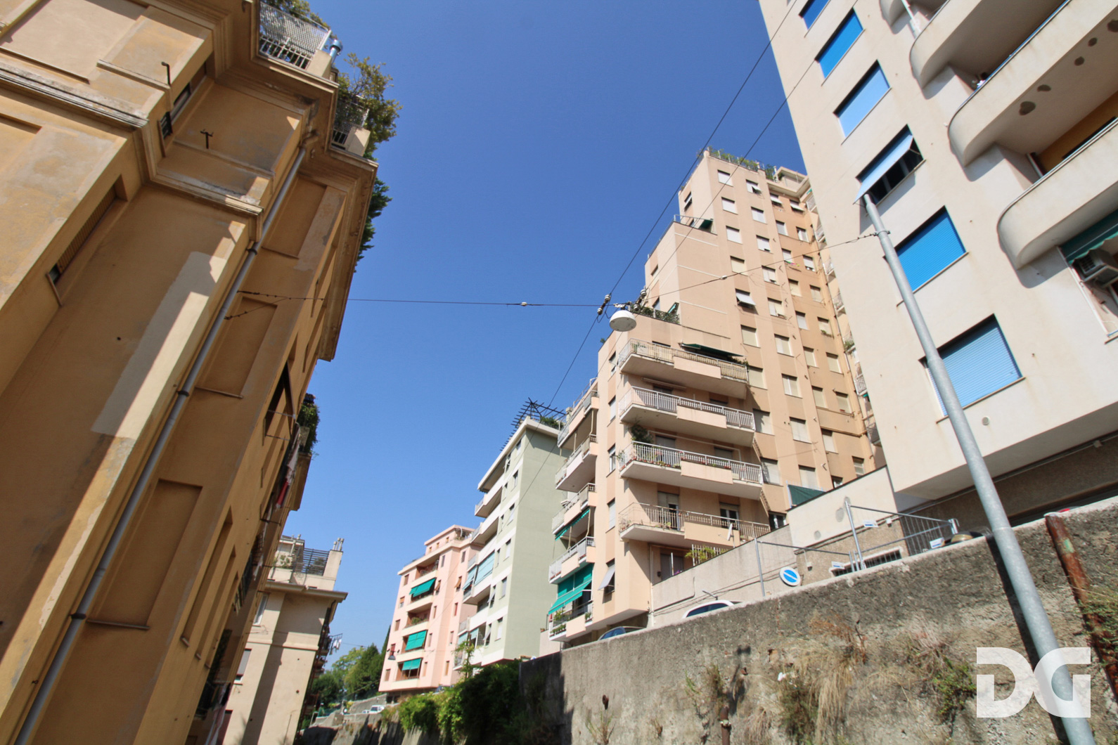 Immobiliare Del Guasta CASTELLETTO – VIA OGERIO PANE PANORAMICISSIMI MQ. 107 CON BACONATA E POSTO AUTO