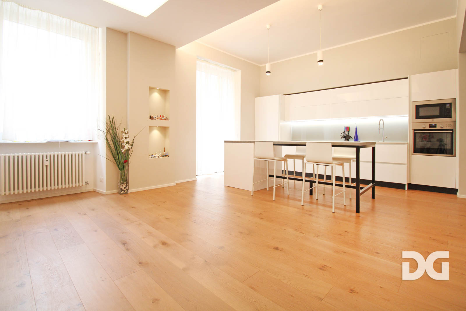 Immobiliare Del Guasta VIA S. CHIARA – ELEGANTI MQ. 185 CON TERRAZZO 