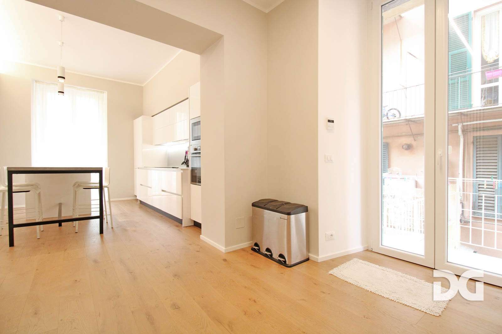 Immobiliare Del Guasta VIA S. CHIARA – ELEGANTI MQ. 185 CON TERRAZZO 