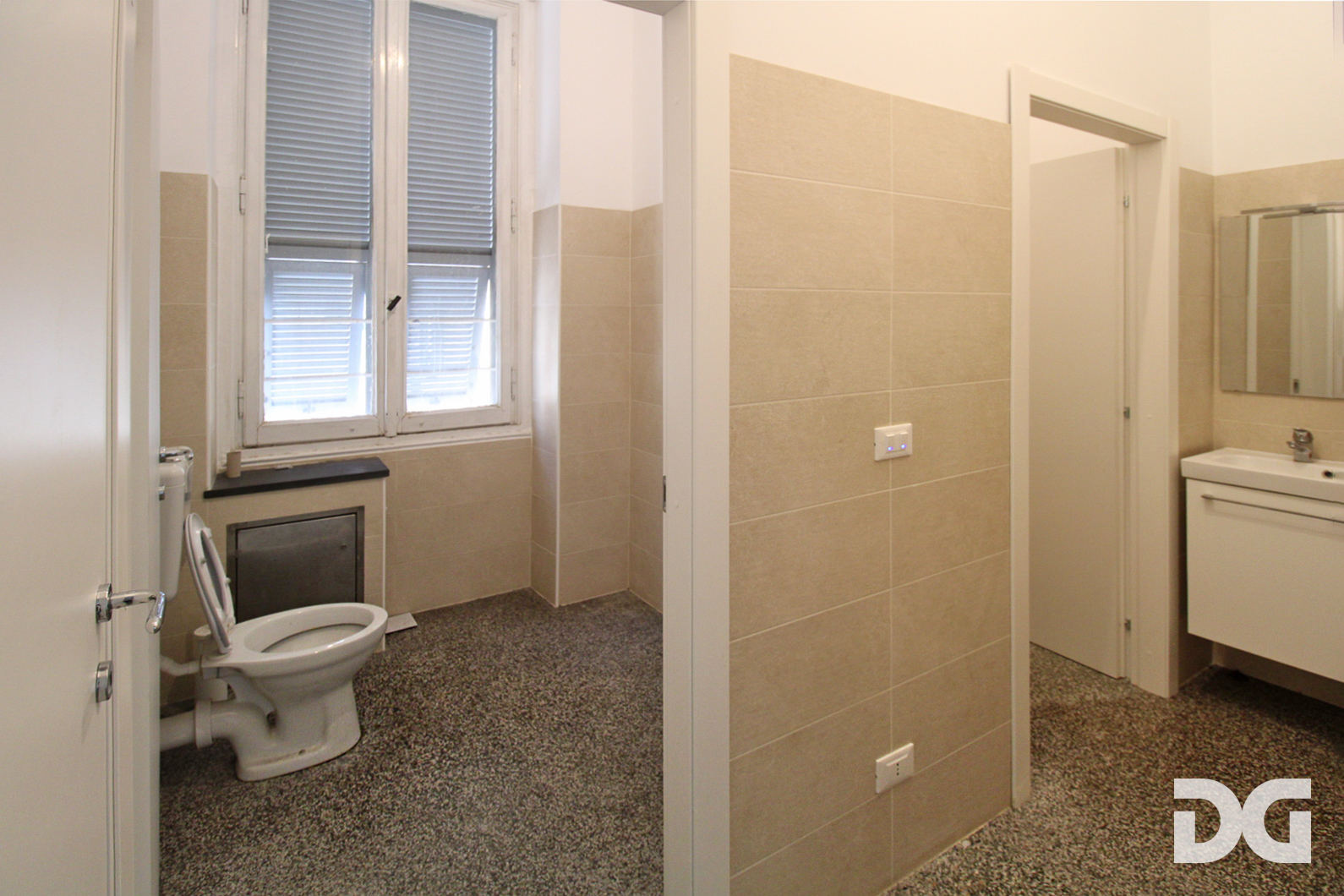 Immobiliare Del Guasta CENTRO – VIA FRUGONI 3 STANZE AD USO UFFICIO MQ.50 