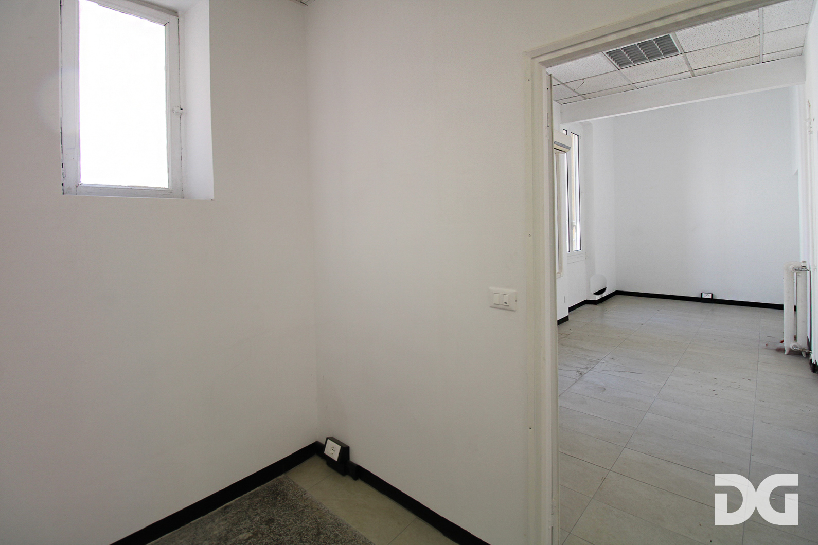 Immobiliare Del Guasta CENTRO – VIA FRUGONI 3 STANZE AD USO UFFICIO MQ.50 