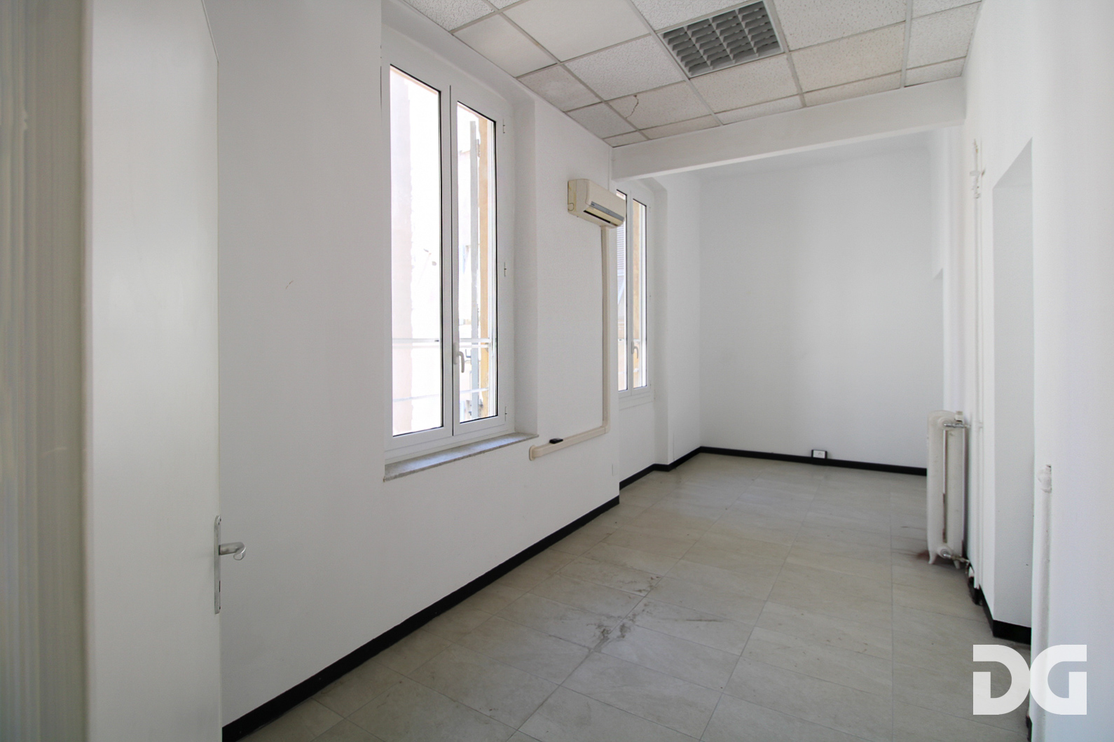 Immobiliare Del Guasta CENTRO – VIA FRUGONI 3 STANZE AD USO UFFICIO MQ.50 