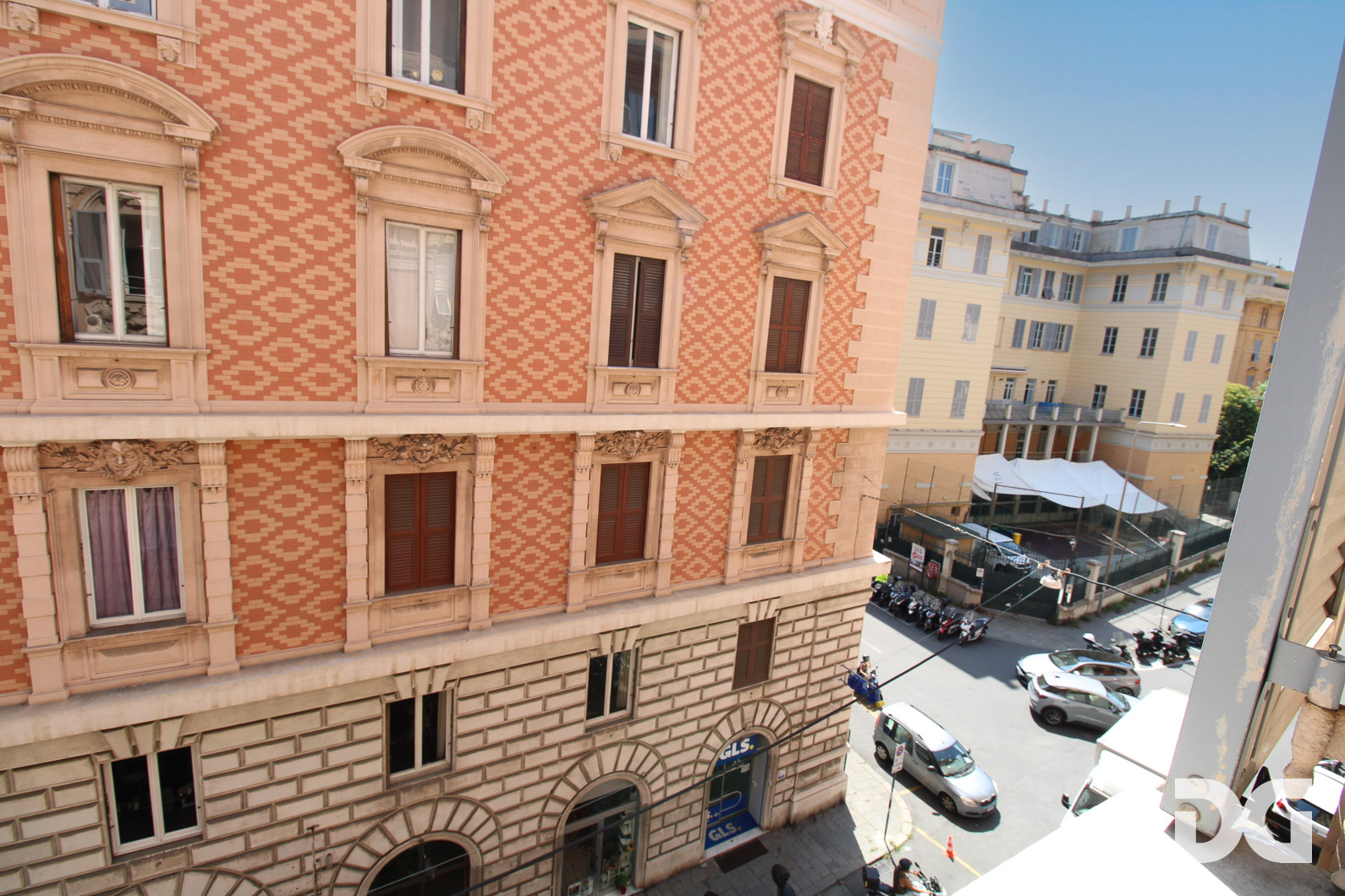 Immobiliare Del Guasta CENTRO – VIA FRUGONI 3 STANZE AD USO UFFICIO MQ.50 