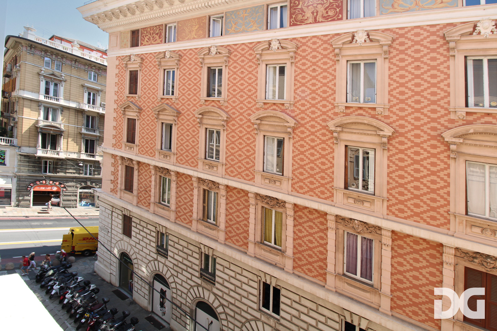 Immobiliare Del Guasta CENTRO – VIA FRUGONI 3 STANZE AD USO UFFICIO MQ.50 