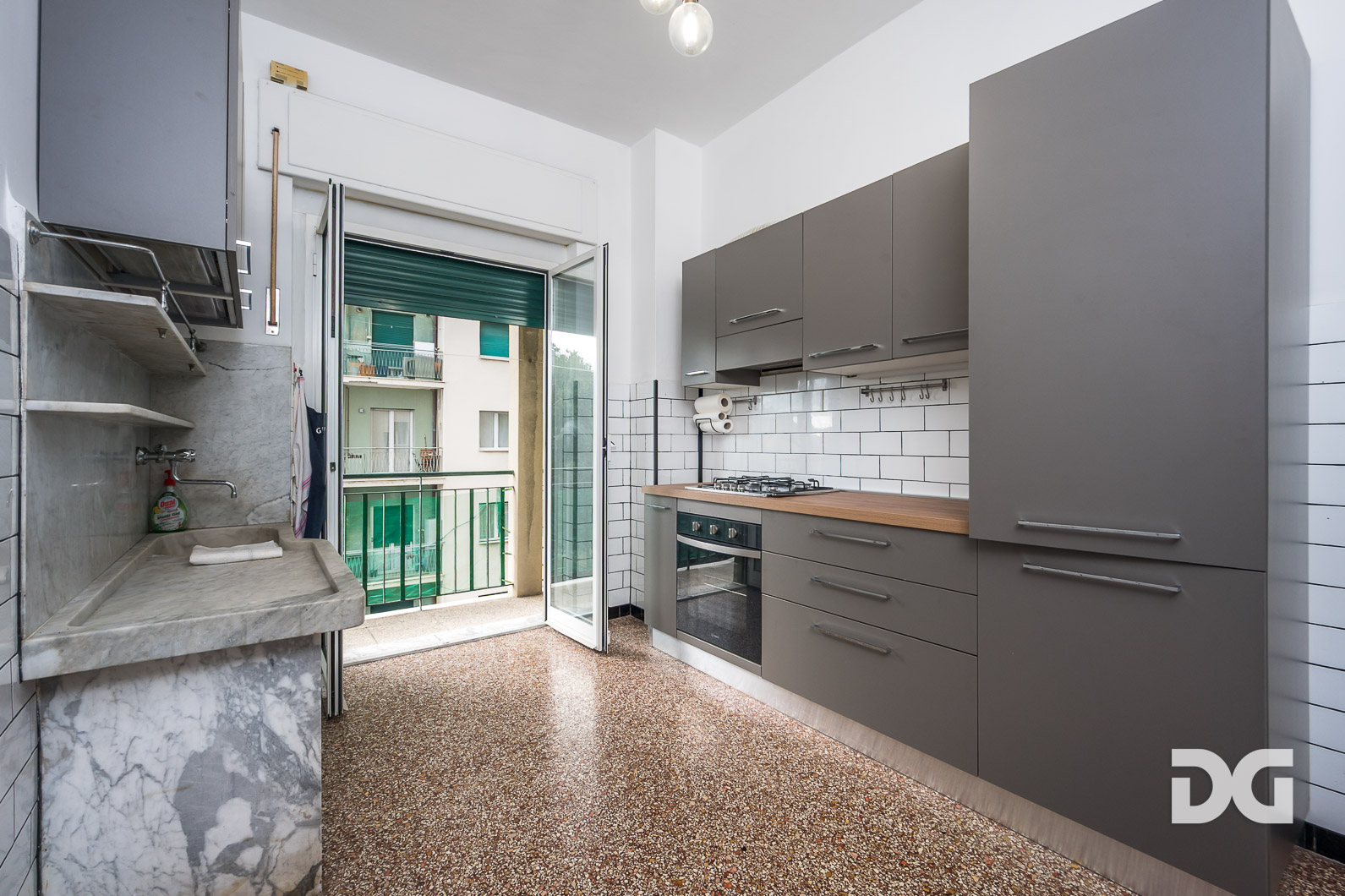 Immobiliare Del Guasta VILLA SCASSI ADIACENZE – MQ. 105 CON SCORCIO MARE 