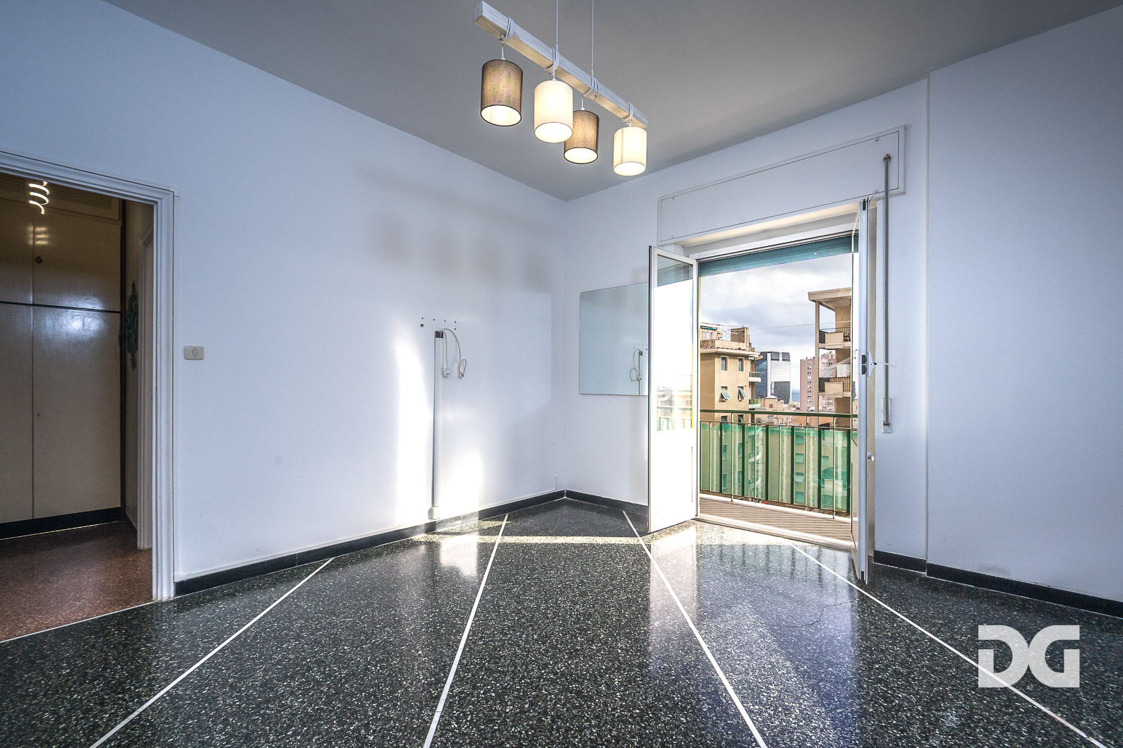 Immobiliare Del Guasta VILLA SCASSI ADIACENZE – MQ. 105 CON SCORCIO MARE 