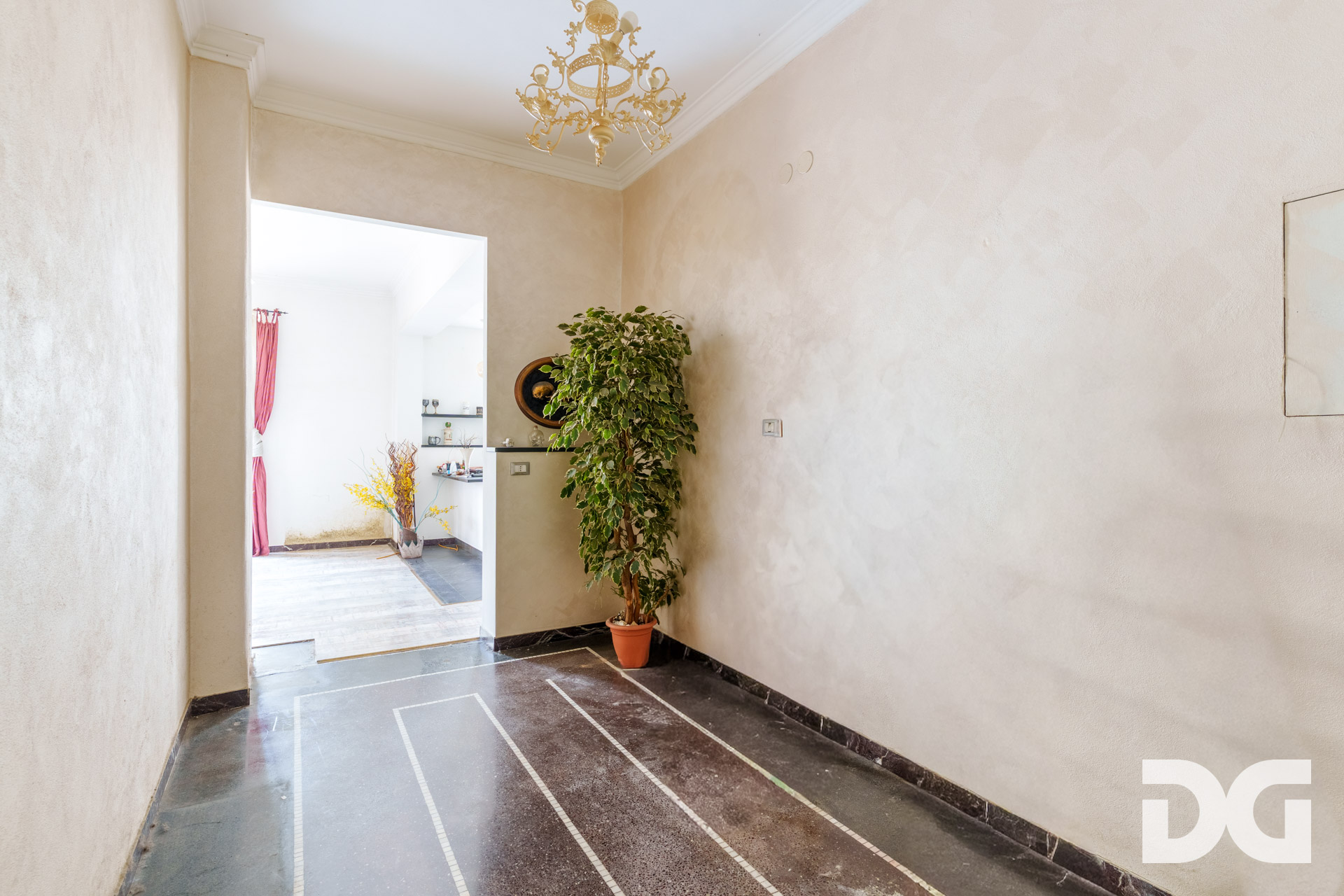 Immobiliare Del Guasta SAN MARTINO – VIA SAN MARTINO LUMINOSI E SILENZIOSI MQ.101 CON POGGIOLI
