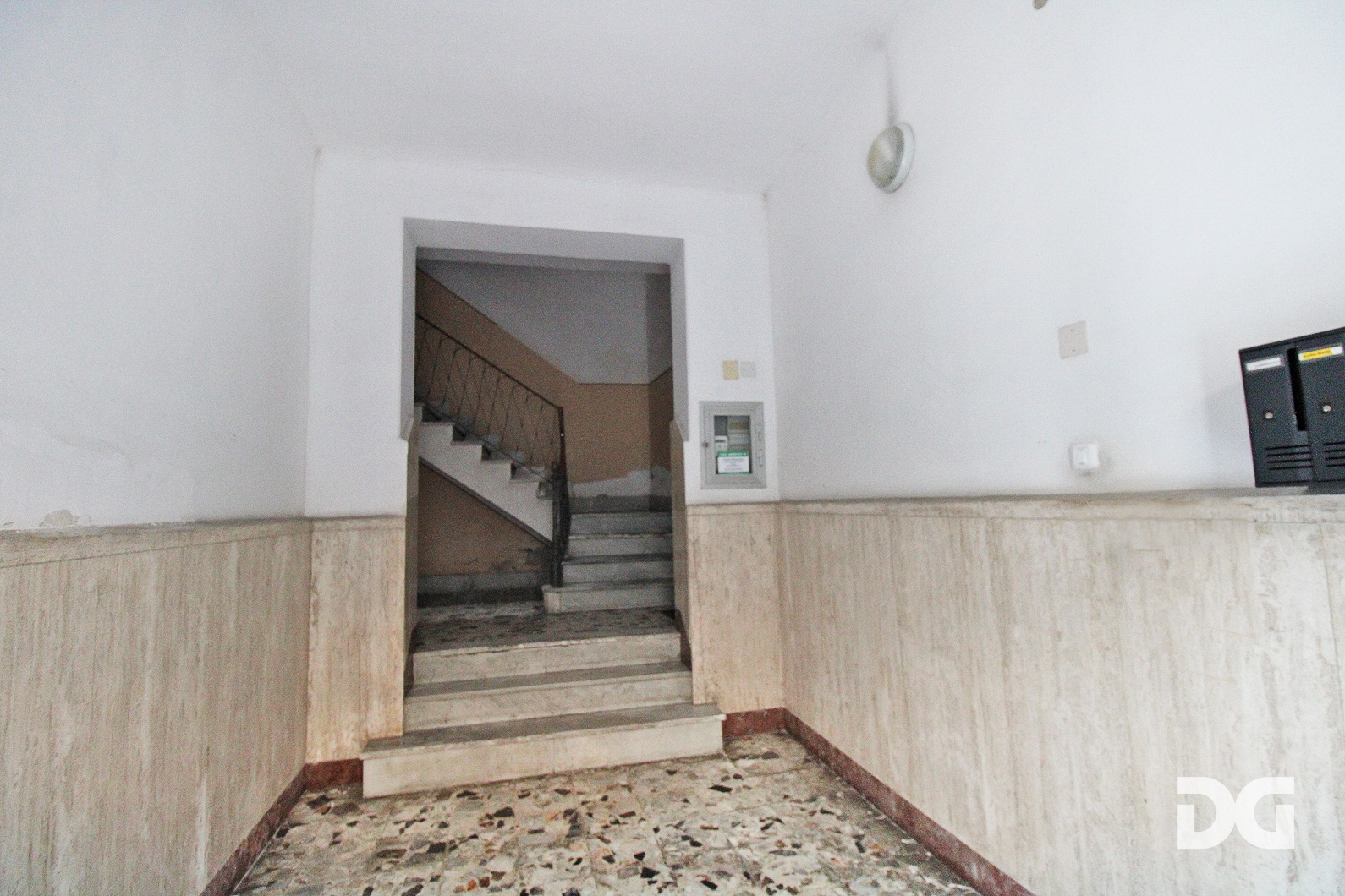 Immobiliare Del Guasta CERTOSA VIA BORSIERI – ORDINATI MQ. 75 