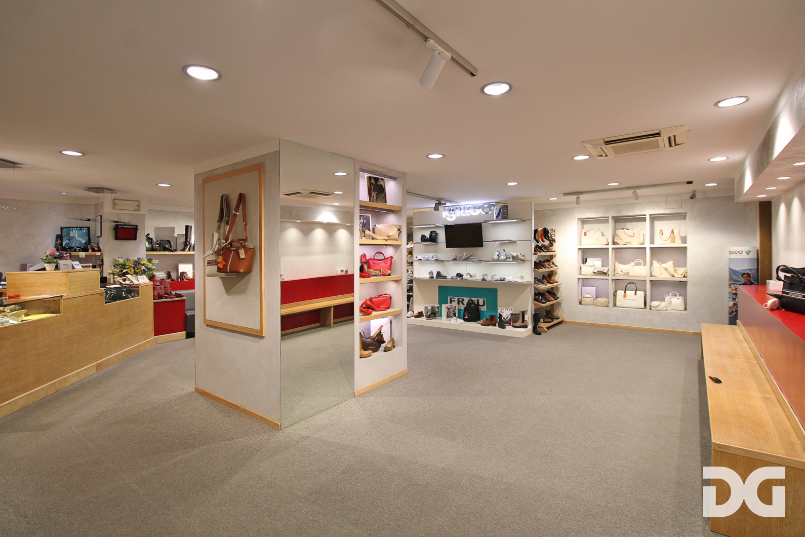 Immobiliare Del Guasta CENTRO – VIA GALATA NEGOZIO MQ. 94