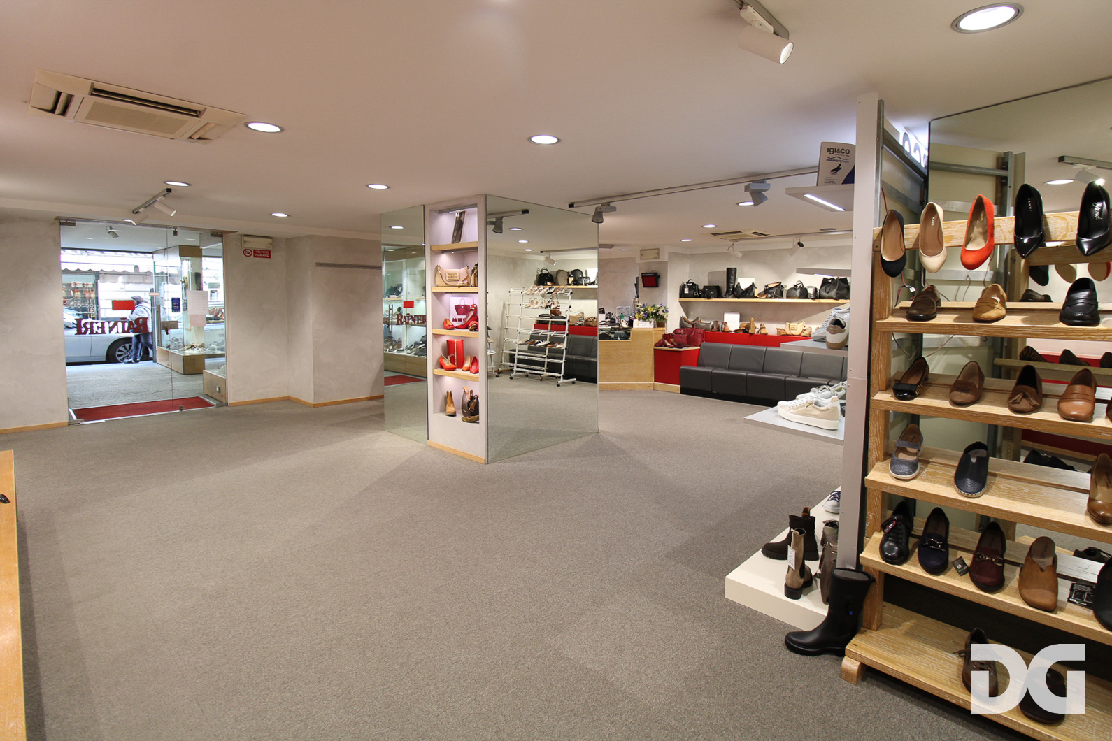 Immobiliare Del Guasta CENTRO – VIA GALATA NEGOZIO MQ. 94