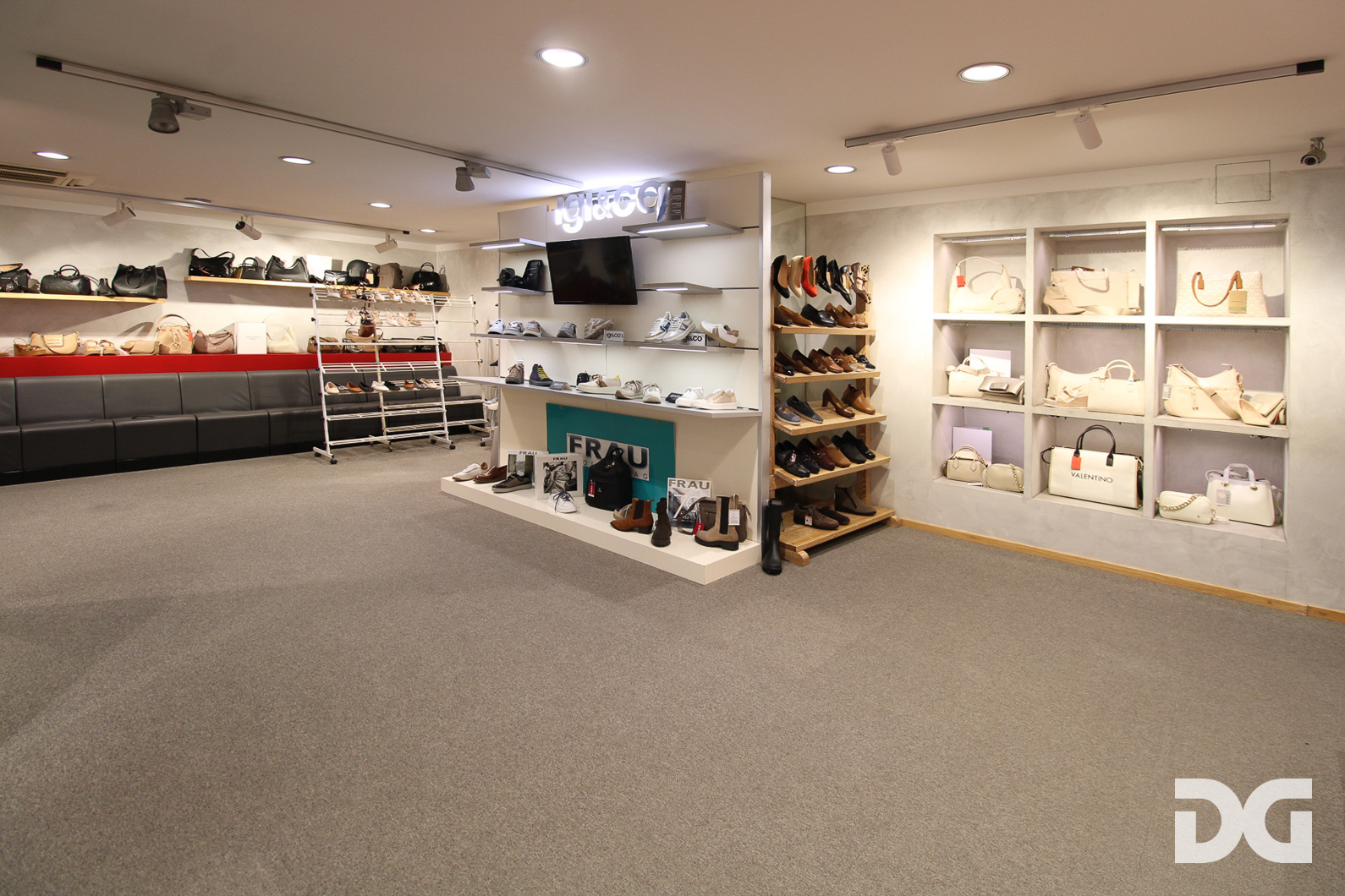 Immobiliare Del Guasta CENTRO – VIA GALATA NEGOZIO MQ. 94