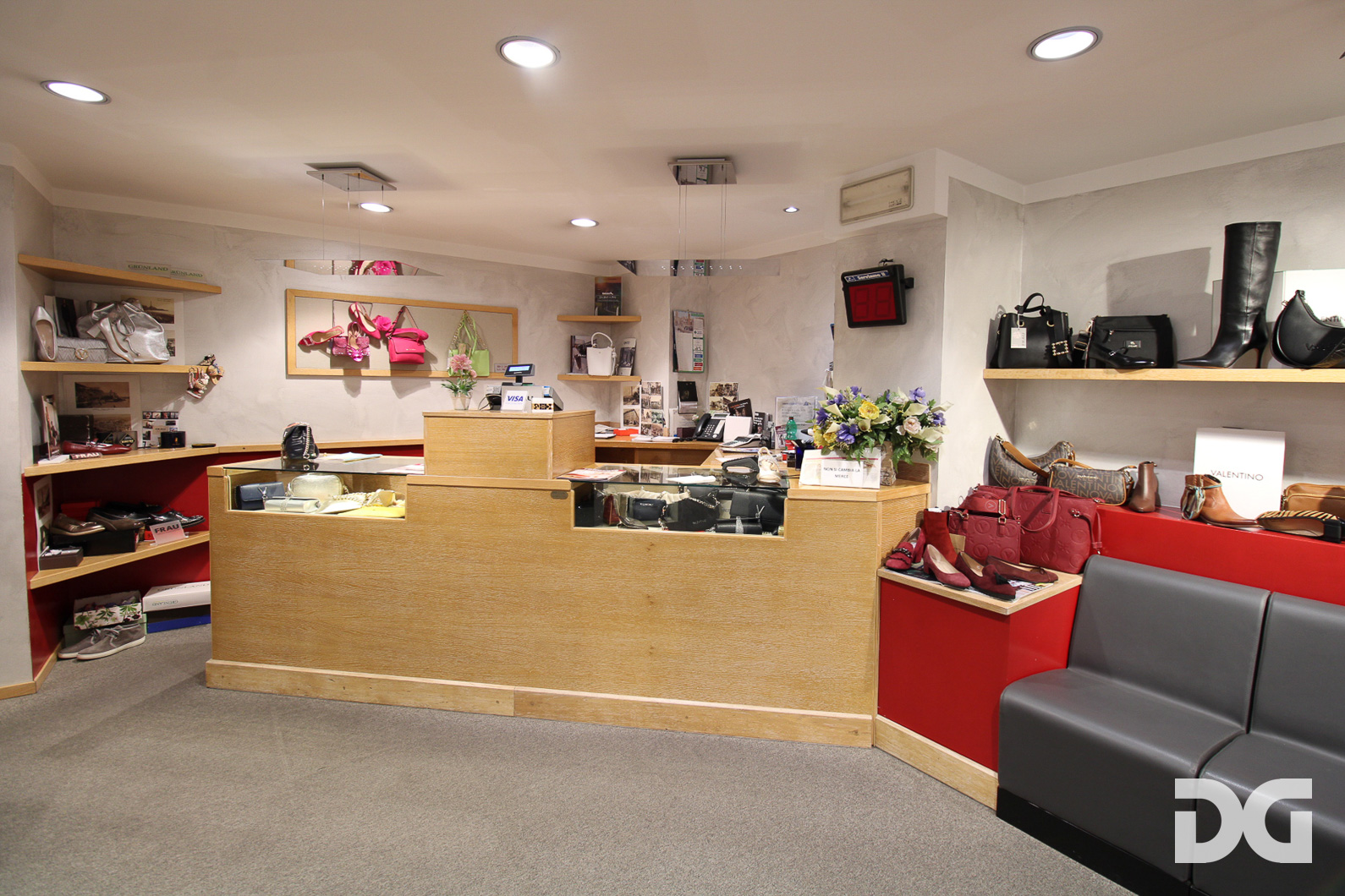 Immobiliare Del Guasta CENTRO – VIA GALATA NEGOZIO MQ. 94