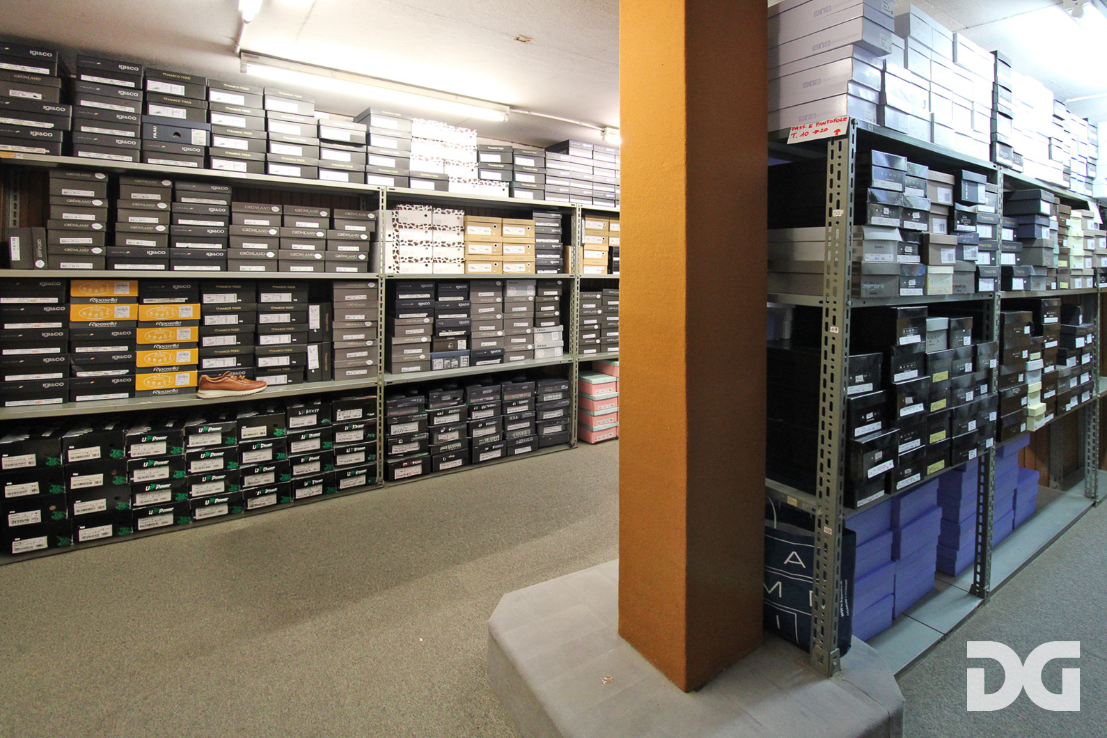 Immobiliare Del Guasta CENTRO – VIA GALATA NEGOZIO MQ. 94