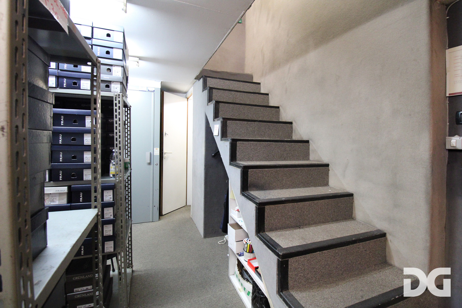 Immobiliare Del Guasta CENTRO – VIA GALATA NEGOZIO MQ. 94