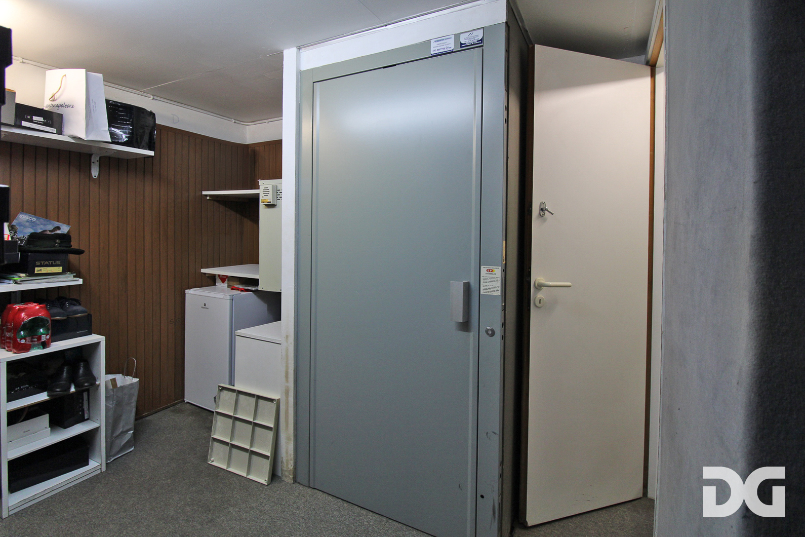 Immobiliare Del Guasta CENTRO – VIA GALATA NEGOZIO MQ. 94