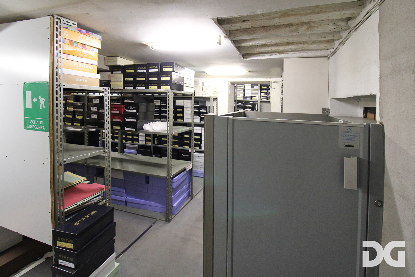 Immobiliare Del Guasta CENTRO – VIA GALATA NEGOZIO MQ. 94