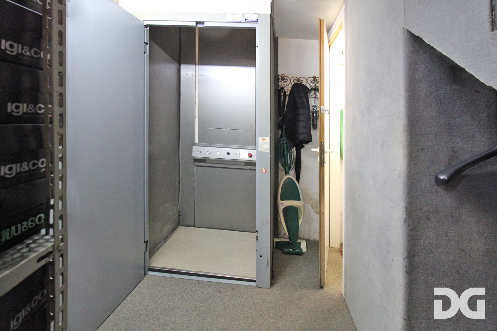 Immobiliare Del Guasta CENTRO – VIA GALATA NEGOZIO MQ. 94