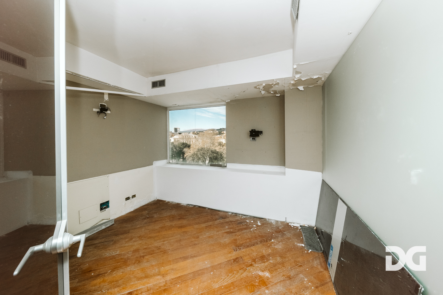 Immobiliare Del Guasta FOCE – CORTE LAMBRUSCHINI UFFICIO MQ. 130 