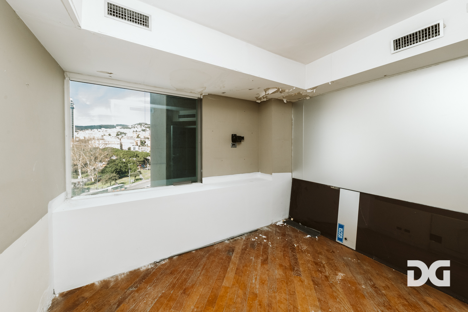 Immobiliare Del Guasta FOCE – CORTE LAMBRUSCHINI UFFICIO MQ. 130 