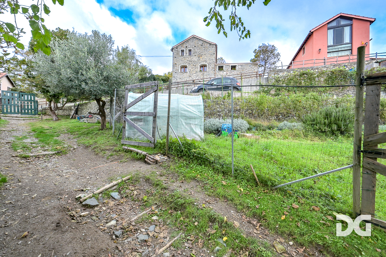 Immobiliare Del Guasta PEGLI ALTURE – SPLENDIDO AGRIRISTORANTE CON TERRENI 