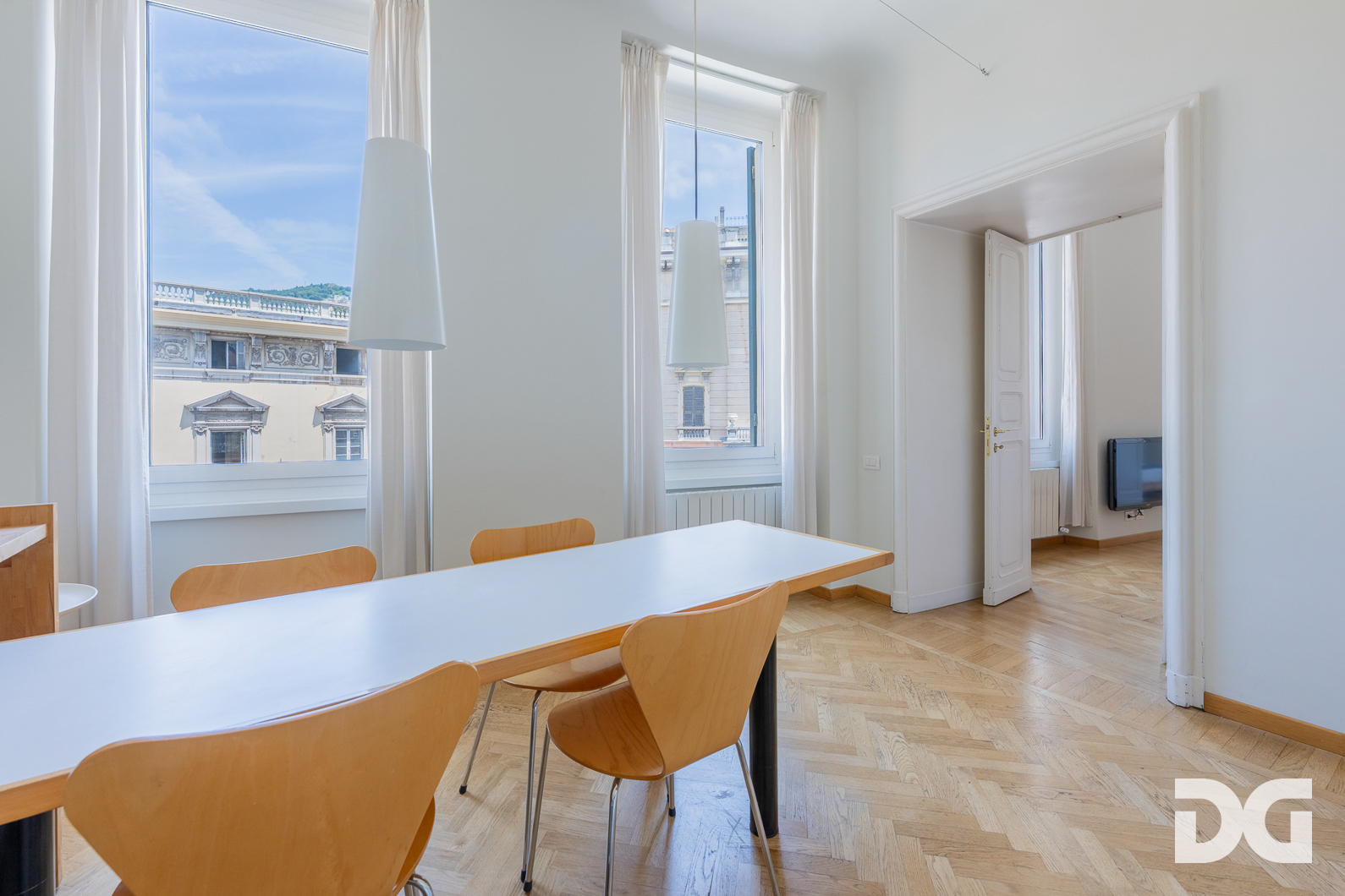 Immobiliare Del Guasta CENTRO STORICO – VIA CAIROLI PERFETTI E LUMINOSISSIMI MQ.124