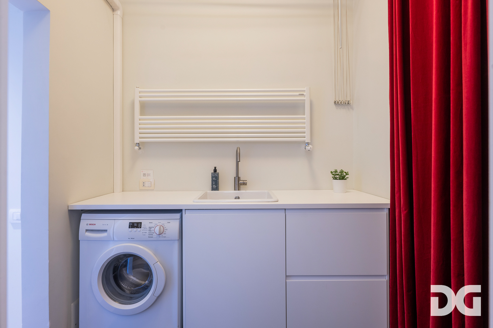 Immobiliare Del Guasta CENTRO STORICO – VIA CAIROLI PERFETTI E LUMINOSISSIMI MQ.124