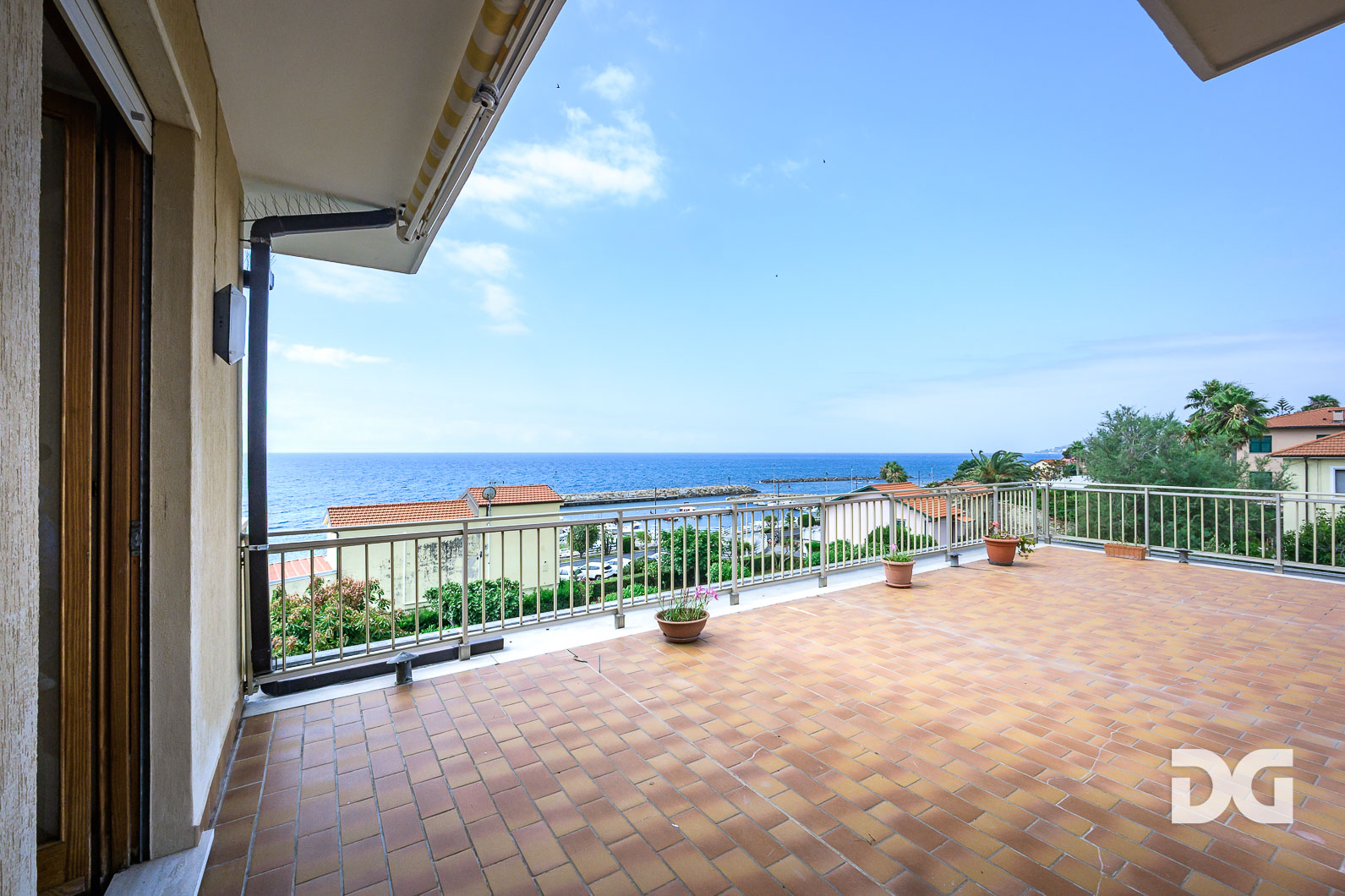 Immobiliare Del Guasta SANTO STEFANO AL MARE – ATTICO PANORAMICO MQ. 78 CON TERRAZZO 