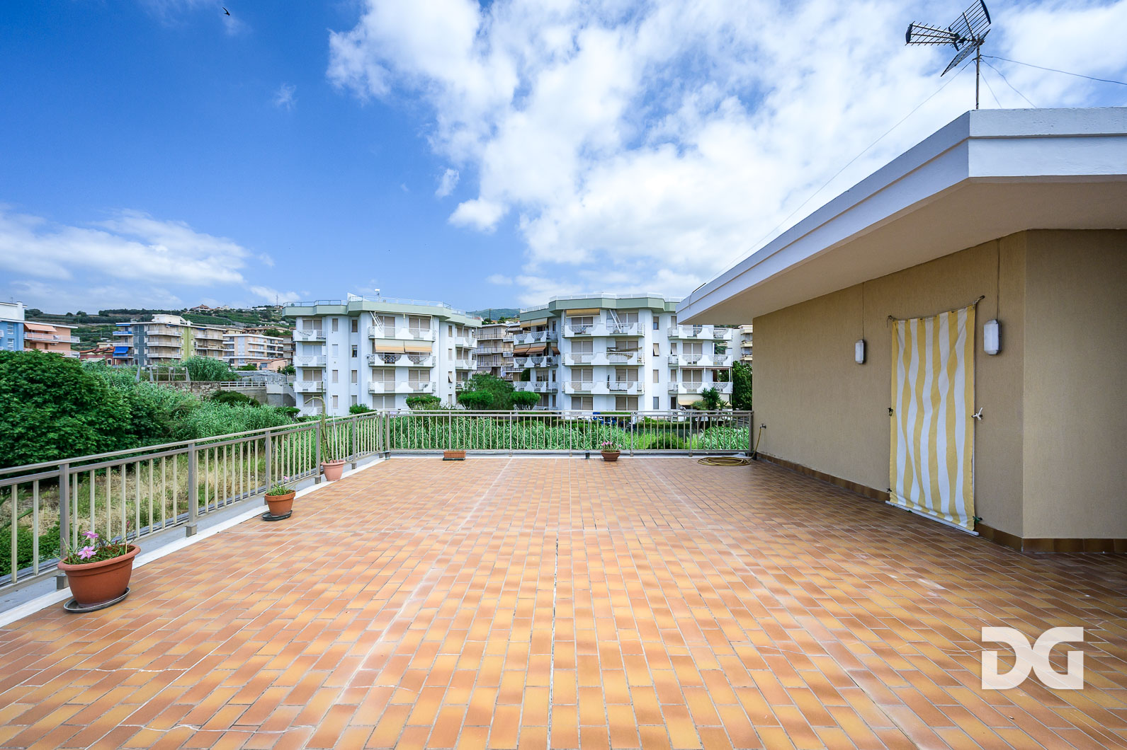 Immobiliare Del Guasta SANTO STEFANO AL MARE – ATTICO PANORAMICO MQ. 78 CON TERRAZZO 