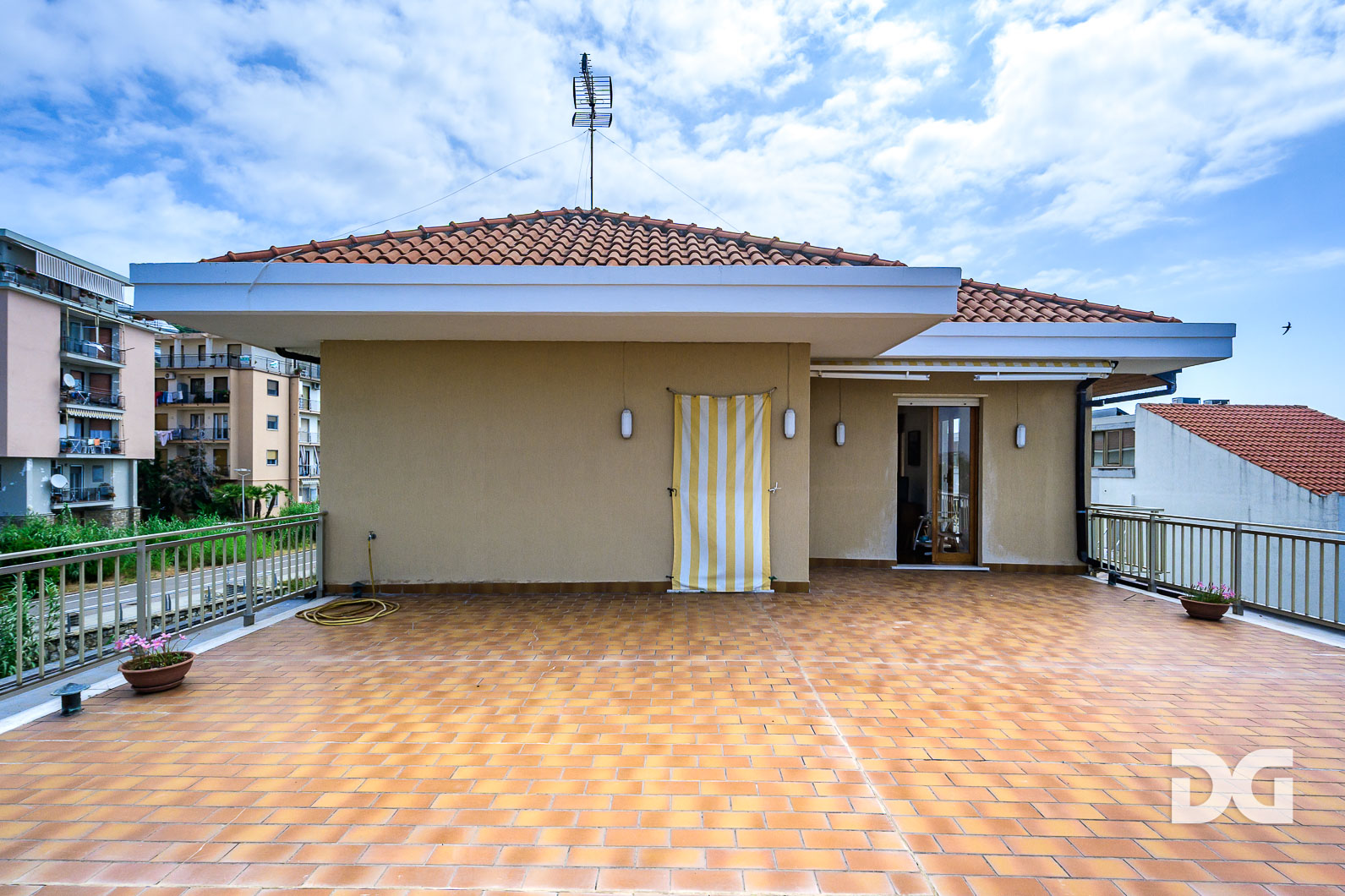 Immobiliare Del Guasta SANTO STEFANO AL MARE – ATTICO PANORAMICO MQ. 78 CON TERRAZZO 