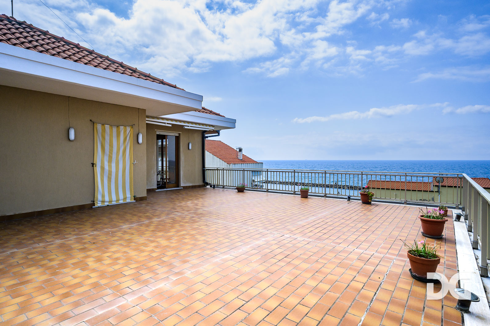 Immobiliare Del Guasta SANTO STEFANO AL MARE – ATTICO PANORAMICO MQ. 78 CON TERRAZZO 