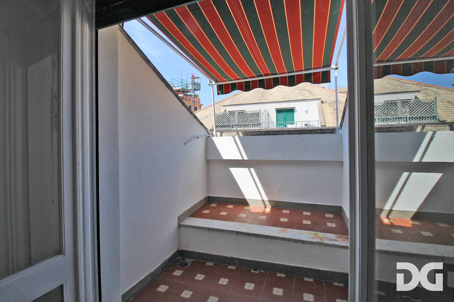 Immobiliare Del Guasta CARIGNANO – VIA GALEAZZO ALESSI PANORAMICI MQ. 98 CON POGGIOLO