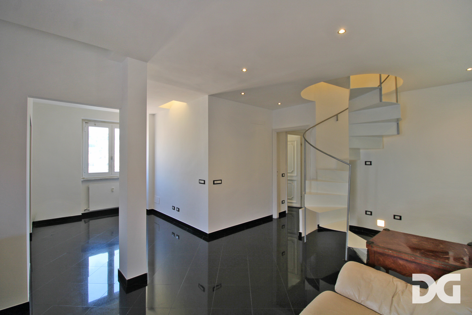 Immobiliare Del Guasta CARIGNANO – VIA GALEAZZO ALESSI PANORAMICI MQ. 98 CON POGGIOLO