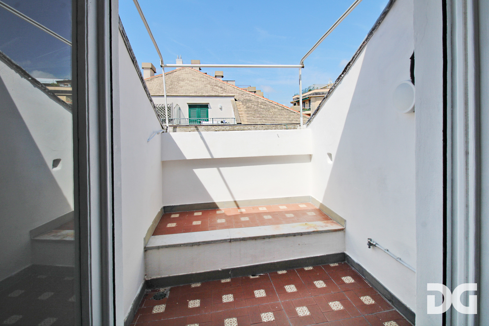 Immobiliare Del Guasta CARIGNANO – VIA GALEAZZO ALESSI PANORAMICI MQ. 98 CON POGGIOLO