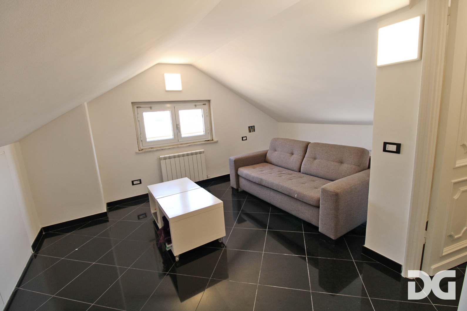 Immobiliare Del Guasta CARIGNANO – VIA GALEAZZO ALESSI PANORAMICI MQ. 98 CON POGGIOLO