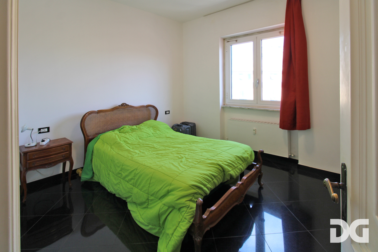 Immobiliare Del Guasta CARIGNANO – VIA GALEAZZO ALESSI PANORAMICI MQ. 98 CON POGGIOLO