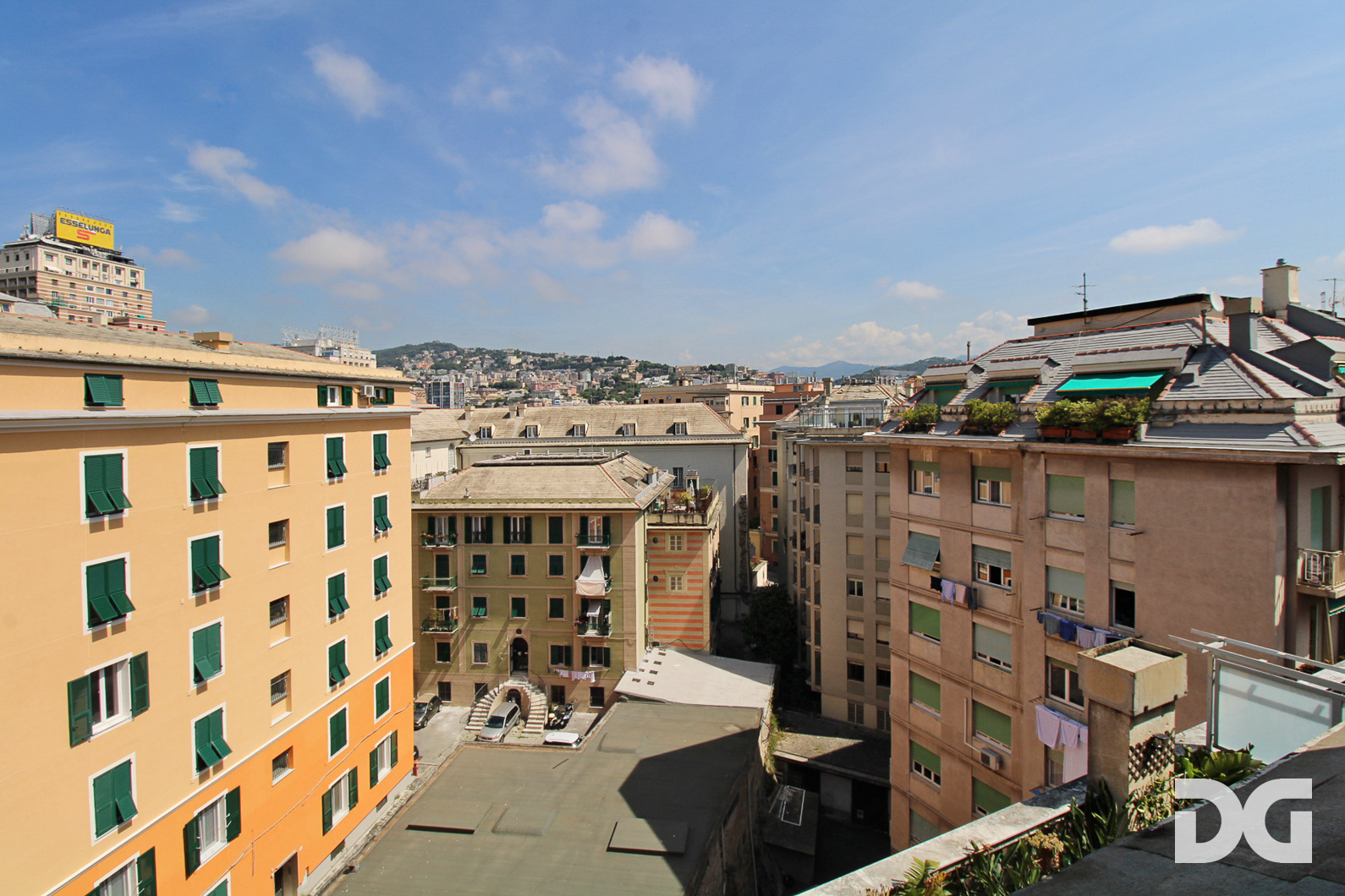 Immobiliare Del Guasta CARIGNANO – VIA GALEAZZO ALESSI PANORAMICI MQ. 98 CON POGGIOLO