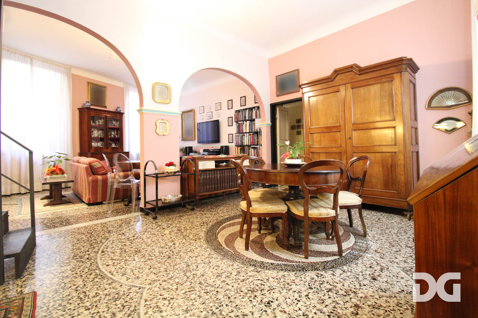 Immobiliare Del Guasta VIA CAIROLI – SPLENDIDO APPARTAMENTO IN CONTESTO STORICO 